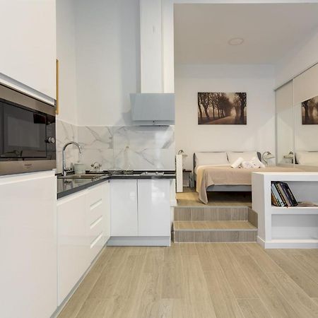 1 Bedroom 1 Bathroom Furnished - Av De America - Studio - Mintystay Madrid Eksteriør bilde