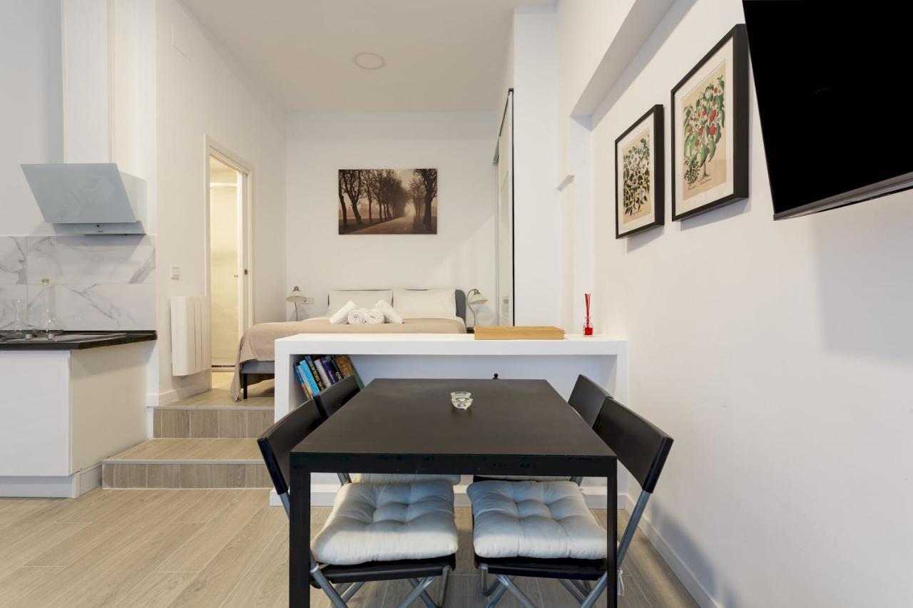 1 Bedroom 1 Bathroom Furnished - Av De America - Studio - Mintystay Madrid Eksteriør bilde
