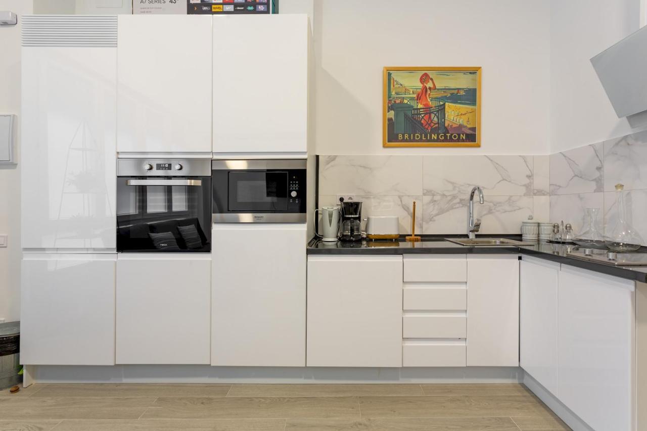 1 Bedroom 1 Bathroom Furnished - Av De America - Studio - Mintystay Madrid Eksteriør bilde